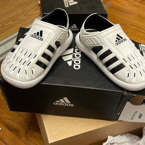 Addidas water sandal size 9K TODDLER